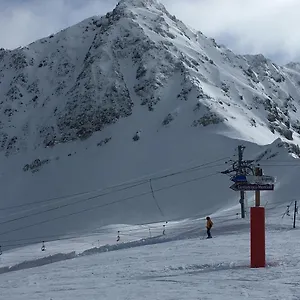 https://les-pierres-blanches-mont-blanc.hotels-rhonealpes.com